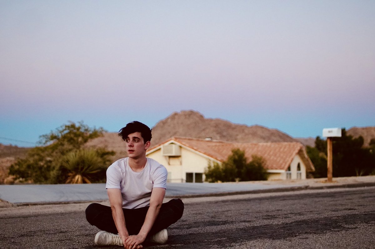 ethannestor's tweet photo. Golden Hour https://t.co/dnBC4jMJPZ