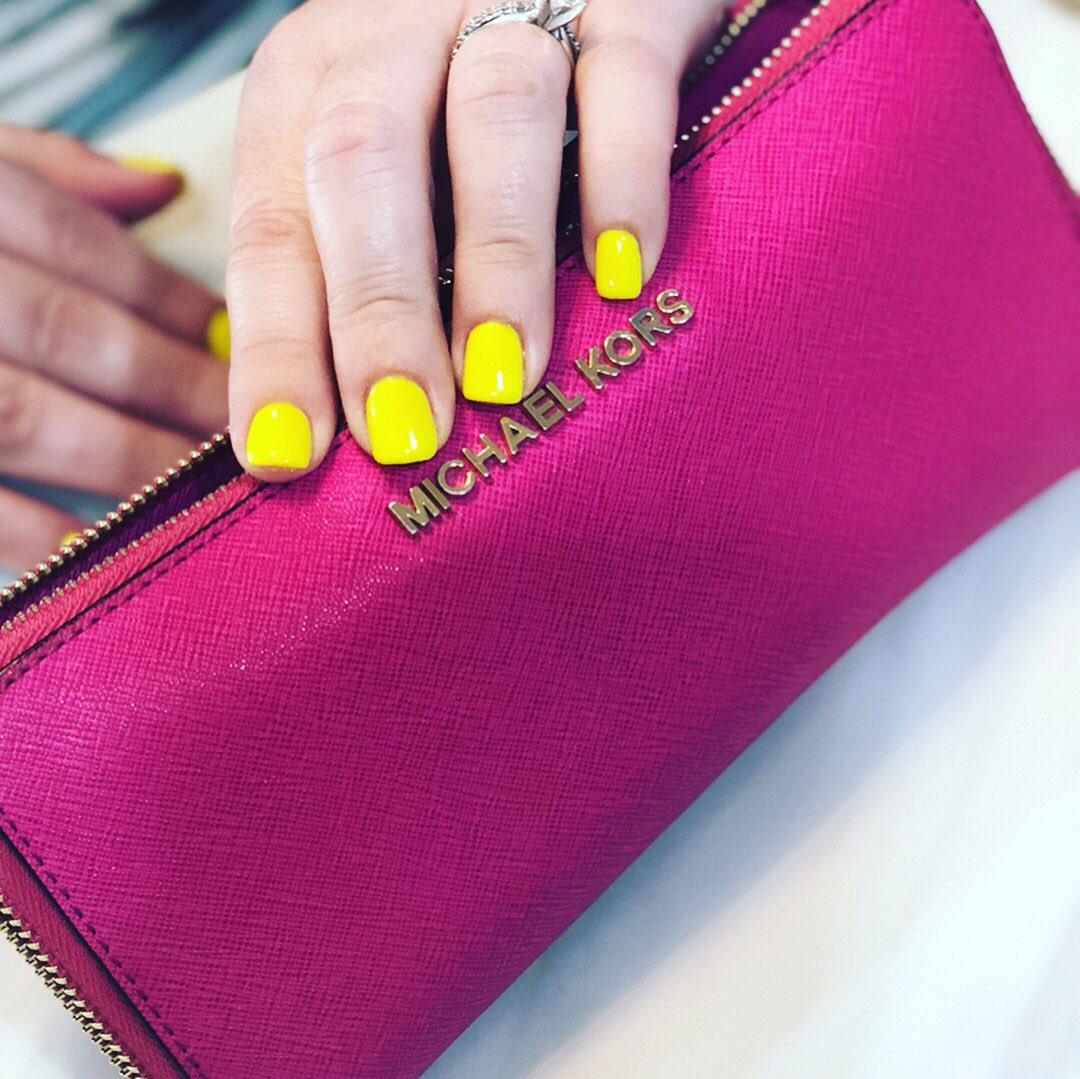 WorldOfNailsand's tweet photo. #Michealkors #Plantationfl #nails #editorial #fashion Nails by Erika https://t.co/w6vPDy5WIQ