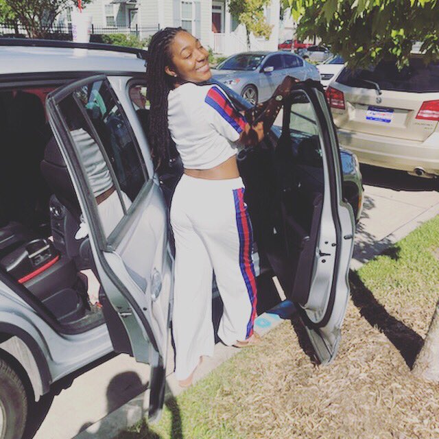 _____rae17's tweet photo. I cut up when I get the 🎒 https://t.co/3jPnYh9tcD