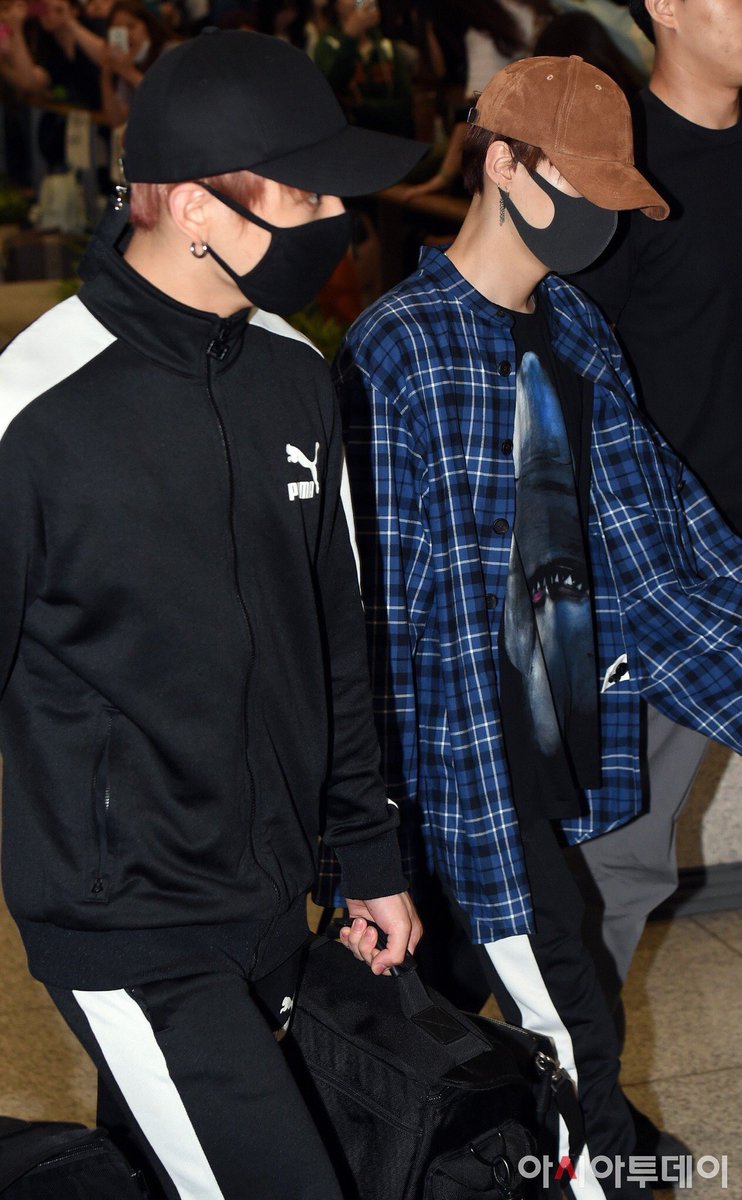 Btsarmyspace_'s tweet image. [PRESS] @BTS_twt arrived at Incheon Airport #JUNGKOOK  

#BTSARMY #ChoiceFandom #TeenChoice
☁