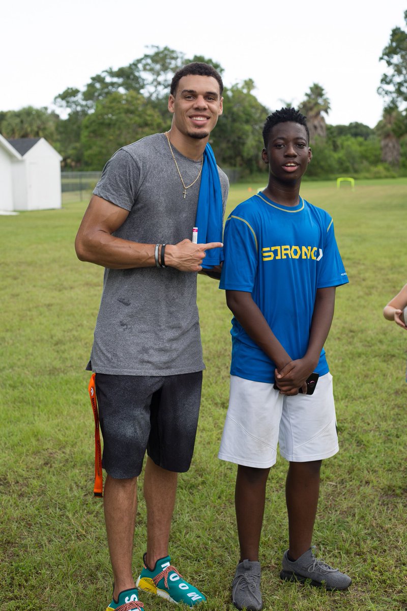 ChrisRegan23's tweet image. It’s not how you start, it’s how you finish. Finish Strong Day 4 was a blast 🔥Big thanks to @jsimms1119 for sowing into the hearts and souls of our local athletes today! God is moving! #treasurecoastFCA ##FCAStrong #KingJesus