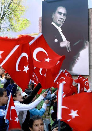 "Çoklar diye korkma, Azız diye çekinme..." 
Bilge Tonyukuk