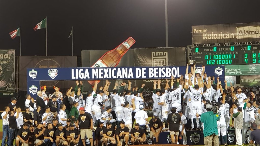 TorosDeTijuana's tweet photo. ¡Felicitamos a los @LeonesOficial por conseguir el primer campeonato de 2018! Cuídenlo mucho, porque vamos por todo en otoño😉 https://t.co/SbyugWx7kv