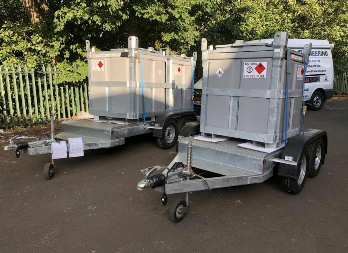 trailerengineer's tweet photo. Single and twin #Polycube #trailer with 950 litre and 2000 litre #Polycubes  on their way to our new agent in #Canada 

#fuelcube #planthire #equipmenthire #equipmentrental #agriculture #generatorrental #generatorfuel #aviation #diesel #jeta1 #oil #adblue #fueltrailer #fueltanker https://t.co/8gVPSQXQhT