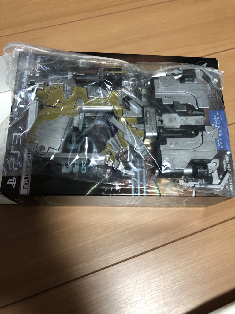 コウ Sur Twitter 当時買おと思ったけど買えなかった デッドスペース2のコレクターズエディション プラズマカッターのレプリカが 思ったよりもちゃっちかったね ゝ