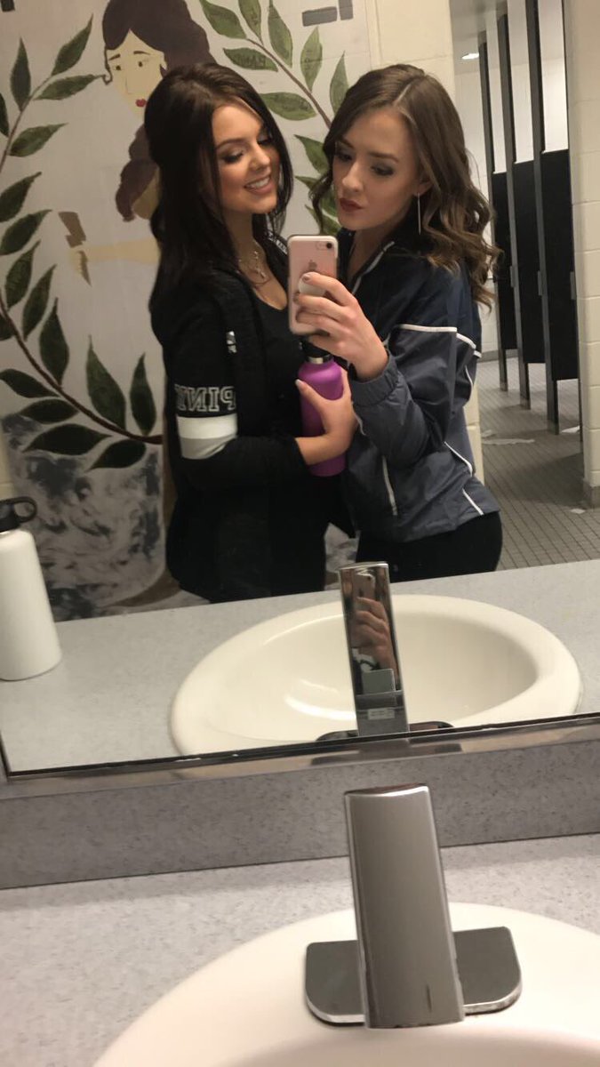 holly_painter8's tweet photo. Happy birthday my girl!!! I'm so happy to have you in my life, I hope your day was the best💗💘💕💖🎉🎊I love you❤️😘 @AshAllenbach https://t.co/wpSKt8ZBLO