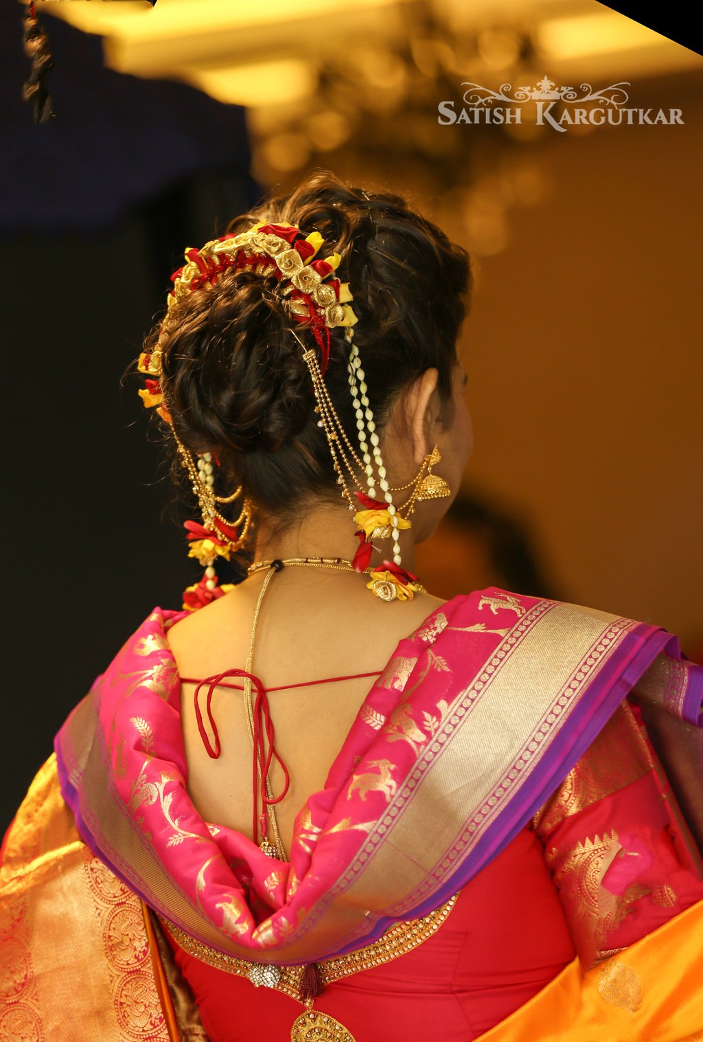 Photizo Studio - Aditi on Wedding Day ✨❤️ . . Aditi + Akash Wedding . . Hair  and Makeup: @makeupbyabolibavkar . . #photizostudio #maharashtrianwedding # marathiwedding #colours #rituals #sonya7iii #wedding #weddingplz  #realwedding #weddingwire #