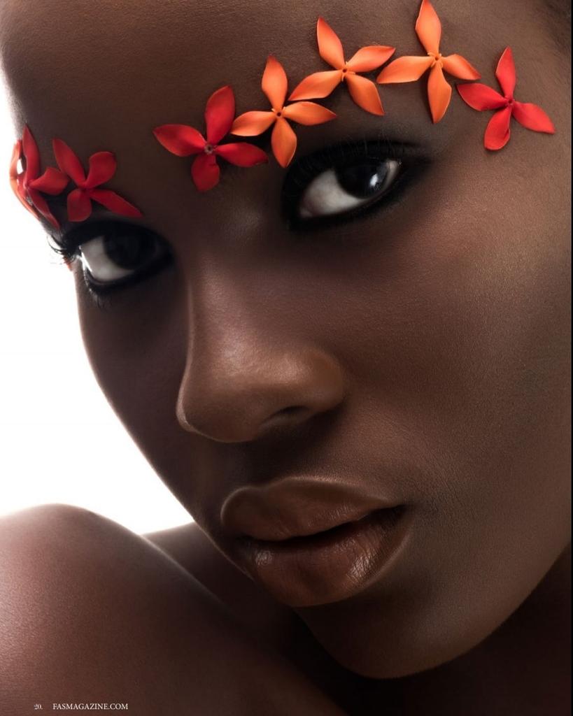 FasMagazine's tweet image. It's the season to BLOOM!
See full #BeautyEditorial here 👇🏽 goo.gl/MxYQqG
Photographed by @abdul8819 
Model @batuli.mohammed 
Makeup @louise__harrison 
Styling @ShellinaE