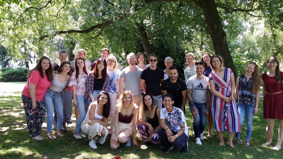 YourFutureWorks's tweet image. Yesterday we finished the 7th rond of the @Fontys minor #YourFutureWork with pitches of the results of #interventionforhappiness, a picknick, quiz and goodbyes. Thanks to you all, students, teachers and commissioners.