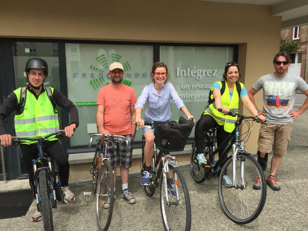 CrescendoCae's tweet photo. 📻 On parle de notre événemt #TourDesCAE et des #coop sur @franceinter ! #ESS Un chaleureux merci à @CarnetsCampagne 👌pour ce plein de motivation pour la suite des étapes 😃🚵‍♀️🕺#KeepGoing A 12'10 : https://t.co/3UlmHVxe9h @ornedepartement @MancheCD50 @ornedev @CAE_Cooperer https://t.co/MXs27QAdbt