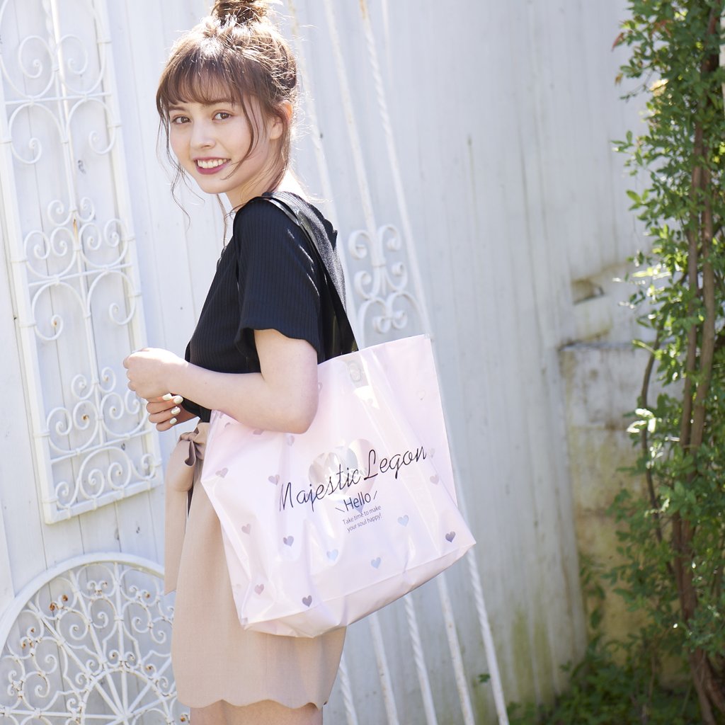 Majestic Legon 限定ショッパー もうゲットしてくれた方も多いかな この夏の限定ショッパーは ハートがいっぱいのコチラ 数量限定なので早めにチェックしてね マジェスティックレゴン Majesticlegon 加藤ナナ Sale 限定