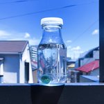 子供の頃はみんなそうだった？ビー玉を牛乳ビン水槽に入れて愛でる息子!
