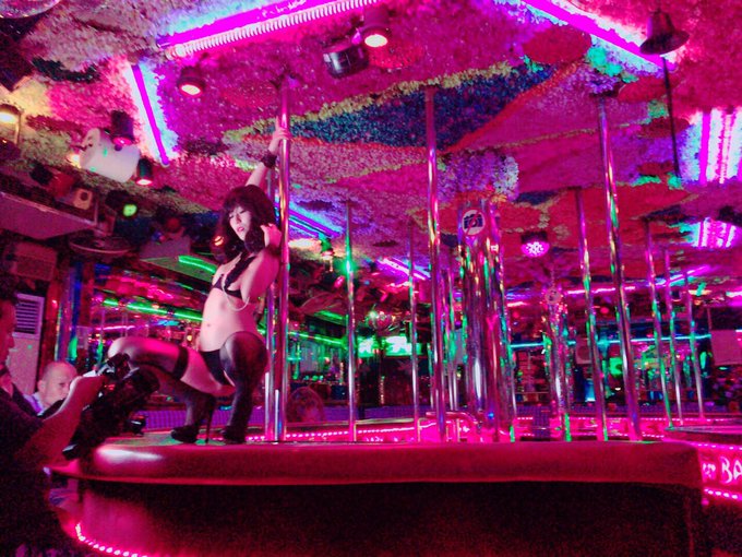 本日発売になりました、ラストDVD「Distance 」「Another Distance 」もうお手元に届きましたでしょうか？😊撮影したのは留学に行く前なので実はもう2年も前なんですね😵💦懐かしさもあり、感慨深いものもあり&hellip;。本当に最後なのかな？という終わりでしたが😂とにかく楽しんで頂ければ幸いです！