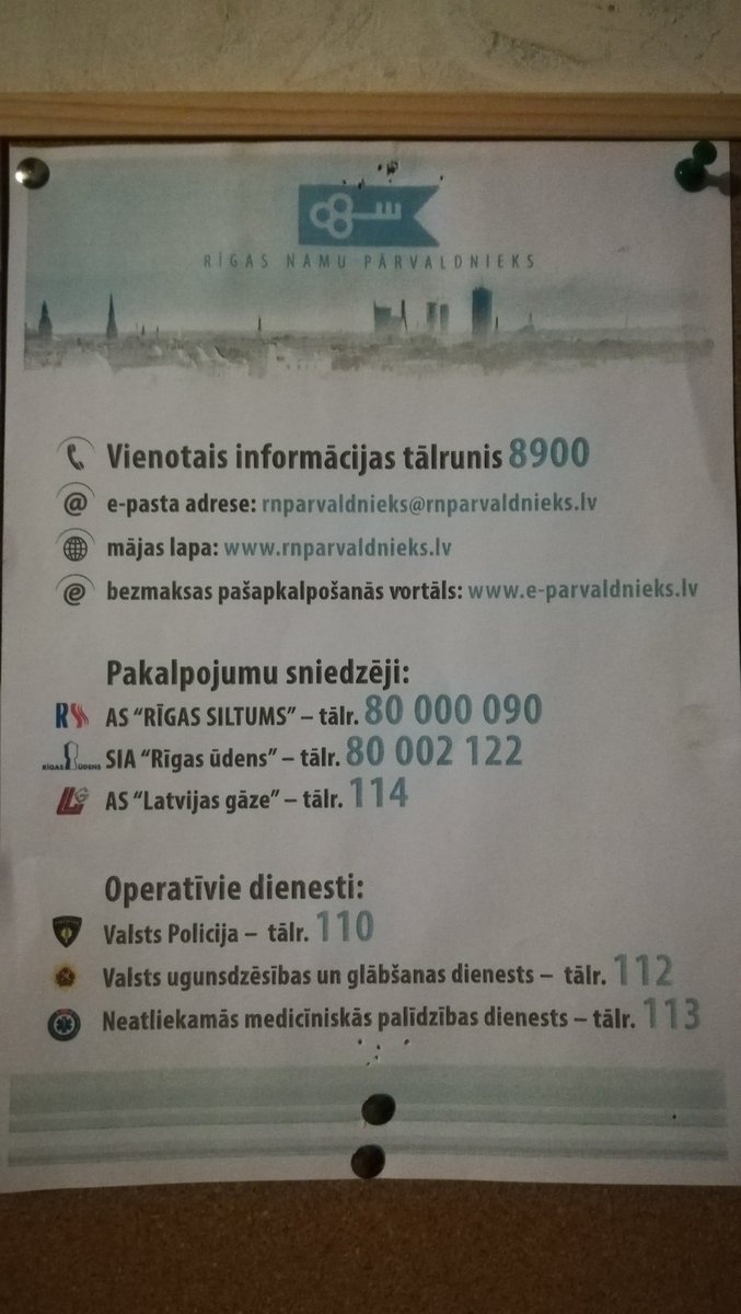 ingulinka's tweet photo. Mājas info stendā informācija no @RNParvaldnieks ir novecojusi (Ziemeļu rajonā), kad bija jāizsauc atbildīgo par karsto ūdeni, nemaz tik viegli atrast kontaktu nav. Labi, ka Rīgas Siltums darbinieki konsultē par telefoniem arī. https://t.co/aCXqjdZVNa