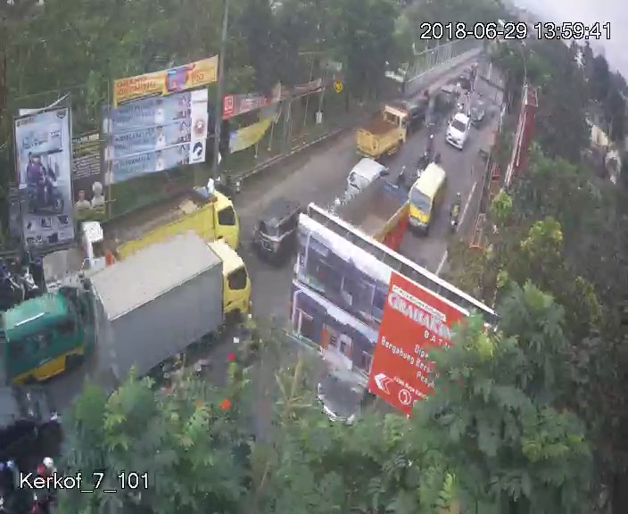 13.59 Bundaran Leuwi Gajah Arulin Terpantau Lancar sebaliknya untuk arulin dari arah jl. Nanjung Arulin Terpantau Cukup Meriah