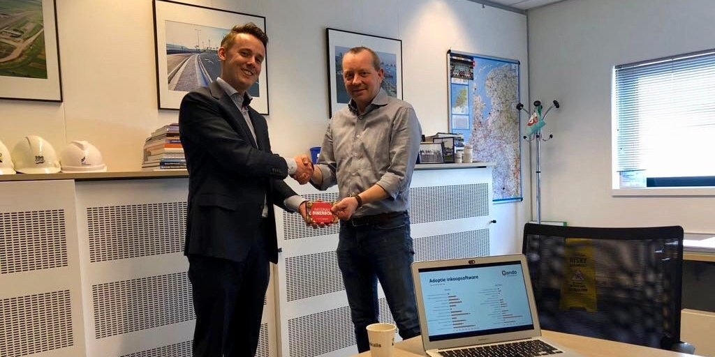 QandoNL's tweet image. Gisteren hebben we Richard van Breenen, hoofd inkoop bij @BoskalisNL, mogen feliciteren met het winnen van een Nationale Dinerbon. Deze is verloot onder de deelnemers van ons inkoopsoftware-onderzoek 2018. #inkoop #inkoopsoftware #dinerbon