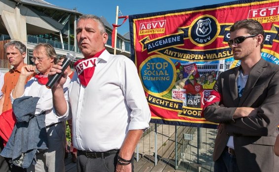 dewereldmorgen's tweet photo. ABVV-voorzitter Bruno Verlaeckt veroordeeld: “Dit is een politiek proces” https://t.co/JcMEEaU85D @vakbondABVV @abvvantwerpen https://t.co/sPNqkiedLU