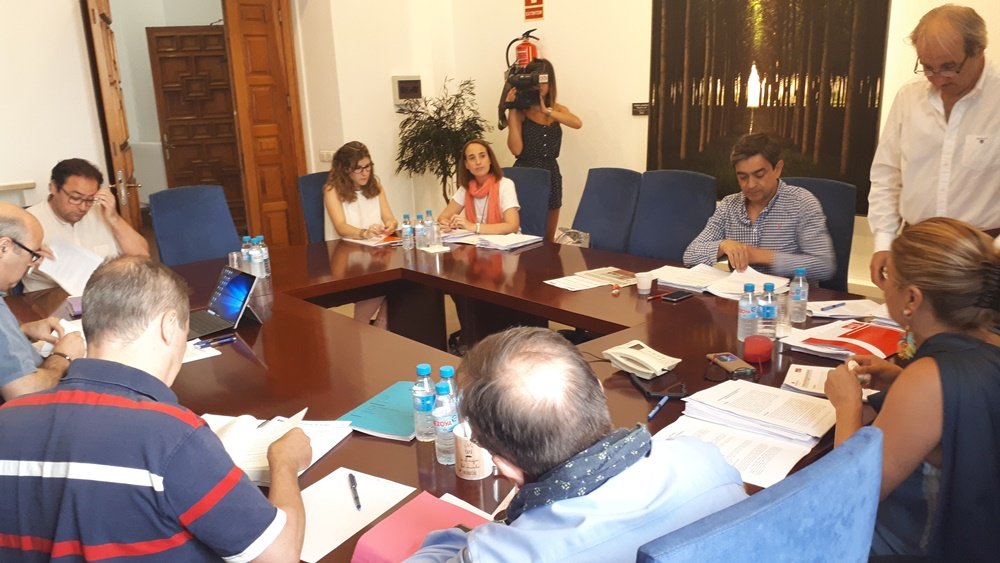 Cesaremos a Teresa López por utilizar la #ComisiónDeInvestigación para tapar las vergüenzas del PSOE en #MesetaSki.

👉valladolid.ciudadanos-cs.org/2018/06/29/pil…