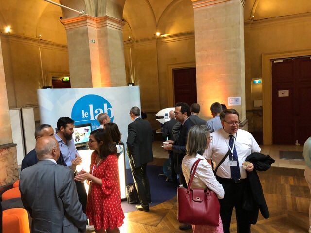 LabBdf's tweet photo. Présentation du #LabBdF lors de la convention managers de la @banquedefrance. Au programme : nos expérimentations et une visite virtuelle de nos nouveaux locaux réalisés avec @Inmaps_fr ! 🤝 #Partage #Découverte #Innovation #Immersion https://t.co/wDefciaWm8