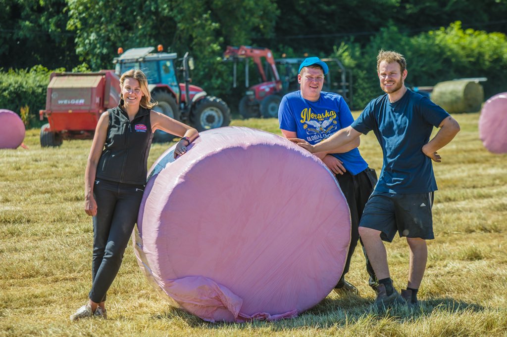 As proud Pink Partners of the <a href="/IrishCancerSoc/">Irish Cancer Society</a> we’re asking farmers to join Michael &amp; Raymond Kelly and #WrapItPink this silage season in support of our innovative fundraising &amp; cancer awareness campaign. dairygold.ie/blog/rural-ire…