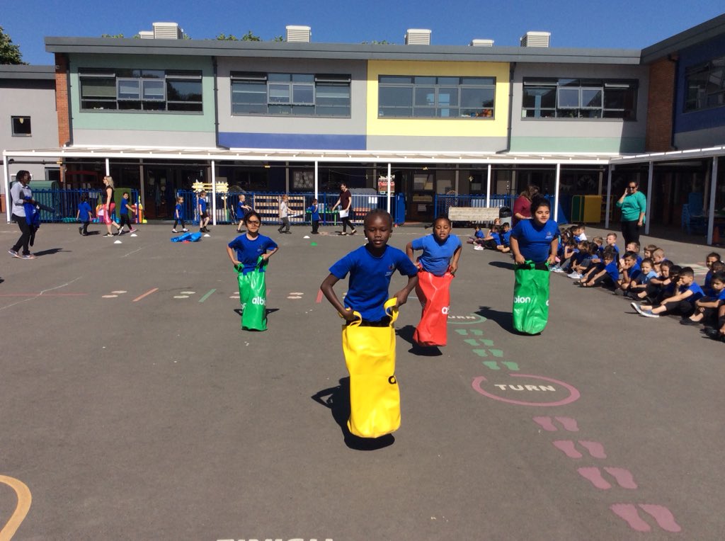 edgewickprimary's tweet image. Year 2 had lots of fun during sports day! #sportsday2018