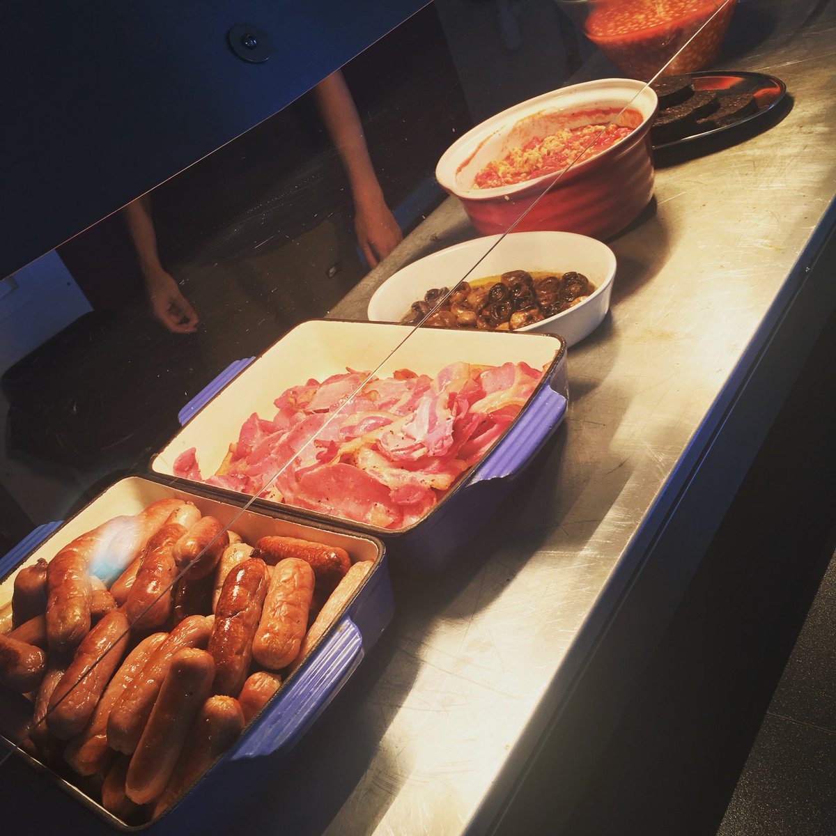 ymcacheshire's tweet photo. Who loves a full English breakfast on a Friday??!!!! 33 people by the looks of it!!!!! Cracking work by our residents again!! #communitycafe #fullenglish #breakfast #lush https://t.co/6wSEbcGF7C