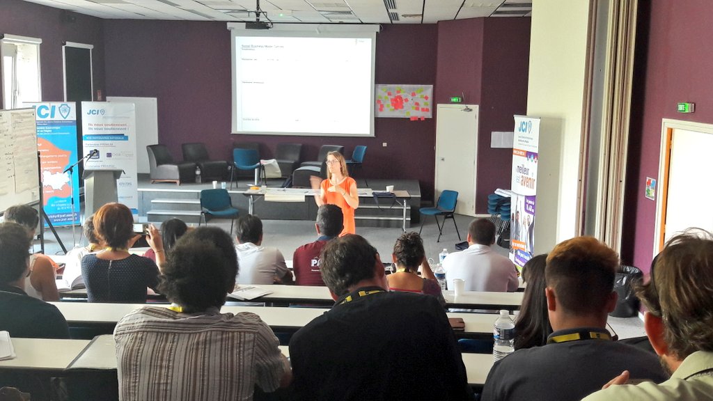 CoCoShakerIncub's tweet photo. Aujourd'hui @shaker_co s'invite à la convention nationale de la Jeune Chambre Économique Française @JCE_France à @VilleDeVichy et anime une formation sur le Business Model Canvas à destination de jeunes citoyens engagés #EntrepreunariatSocial #Innovation #SprintCitoyen https://t.co/RVjqz49jG3