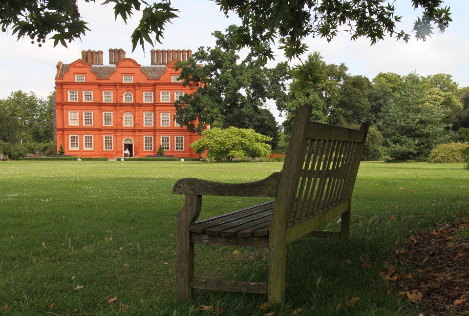 Hospitalityline's tweet photo. Did you know that Kew Gardens is home to the smallest royal palace in the country? After a decade-long restoration project, the Grade I listed Kew Palace was reopened in 2006.
#HospitalityLine https://t.co/glZ2vhp8eK