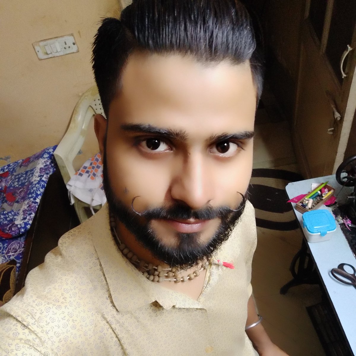 manakkimti's tweet image. #NewProfilePic