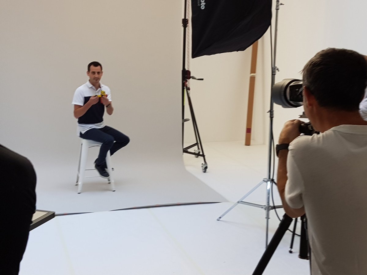 Shooting Ambassadeurs Kuehne + Nagel : c'est parti pour 3 jours marathon ! Merci aux 19 collaborateurs qui ont vraiment quelque chose en + ! #MarqueEmployeur