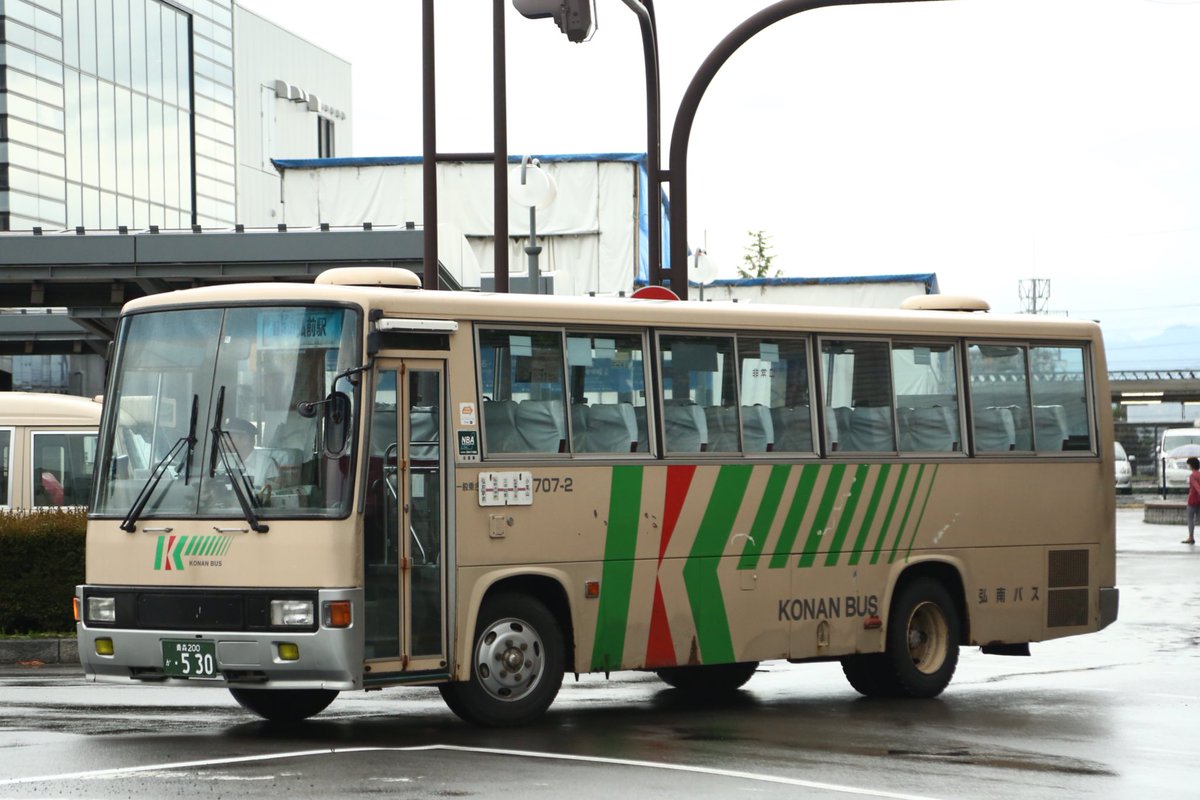 ビビ 弘南バス 2 112号車 530号車 U Rrなのかな ビビ 弘南バス 2 112号車 530号車 U Rrなのかな
