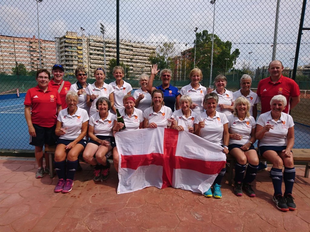 EnglandHockey's tweet photo. 🏴󠁧󠁢󠁥󠁮󠁧󠁿 O65s women beat Netherlands 🇳🇱 2-1 to become World Champions 🏆 well done 👏🏼  #6from6 #Champs @bbcgetinspired https://t.co/Gpa1mn7mx7