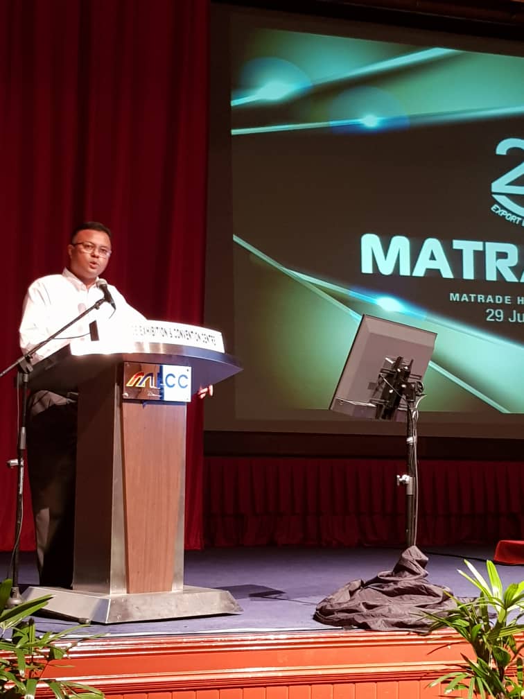 matrade's tweet photo. MITI adalah agen yg membentuk polisi dan memudahkan akses pasaran. MATRADE dilihat sebagai agensi pelaksana yang membawa akses (pasaran) tersebut kepada syarikat Malaysia - ini adalah mesej dr TKSU MITI Datuk Isham Ishak di #MATRADEDay @MITIMalaysia @IshamIshak2 @Shahree24473230 https://t.co/40fvJM6aDX