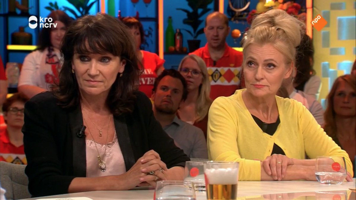 Kro Ncrv Talkshow M Ar Twitter Onze Broer Heeft Geen Vrienden Alleen Potentiele Slachtoffers Hoe Is Het Om De Zussen Astrid En Sonja Holleeder Te Spelen Actrices Renee Fokker En Margo Dames Vertellen