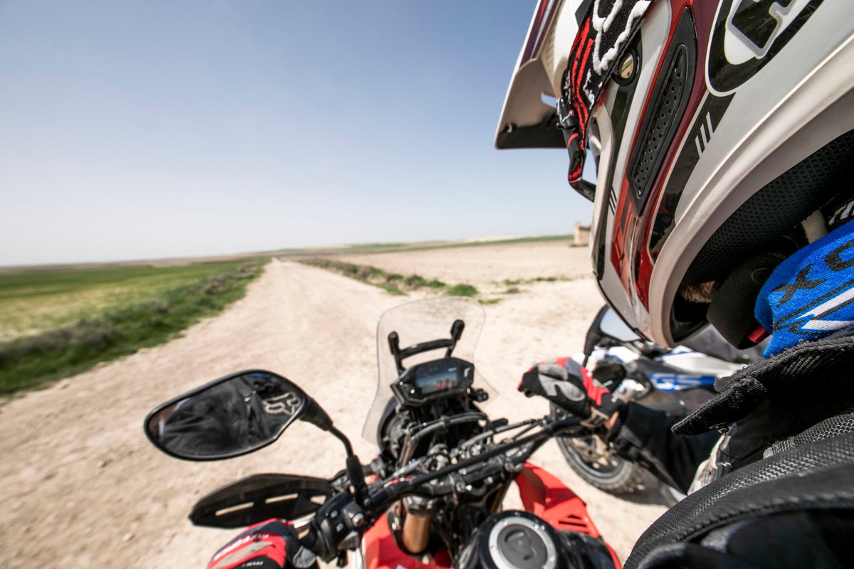 motosnet's tweet photo. ¿Hacen falta motos potentes para irse de aventura? Aquí tenéis la respuesta en este comparativo con vídeo https://t.co/ttwoLADSnZ #minitrails #bmw #honda #kawasaki #suzuki 📽️🤠🤠🤠🤠@bmwmotorradesp @HondaMotosES @Kawasaki_Espana @SuzukiMotoES https://t.co/HfUTP7l0Wp