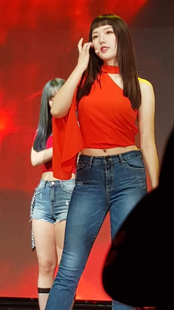 180629 뮤직뱅크 저화질의 예린
오늘 잊지못할거야ㅠㅠ

#여자친구 #GFRIEND #예린 #YERIN #イェリン