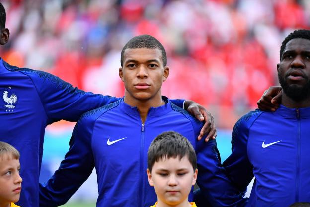 lequipe's tweet image. Kylian Mbappé reversera son éventuelle prime à une association ow.ly/o2zs30kIK3M