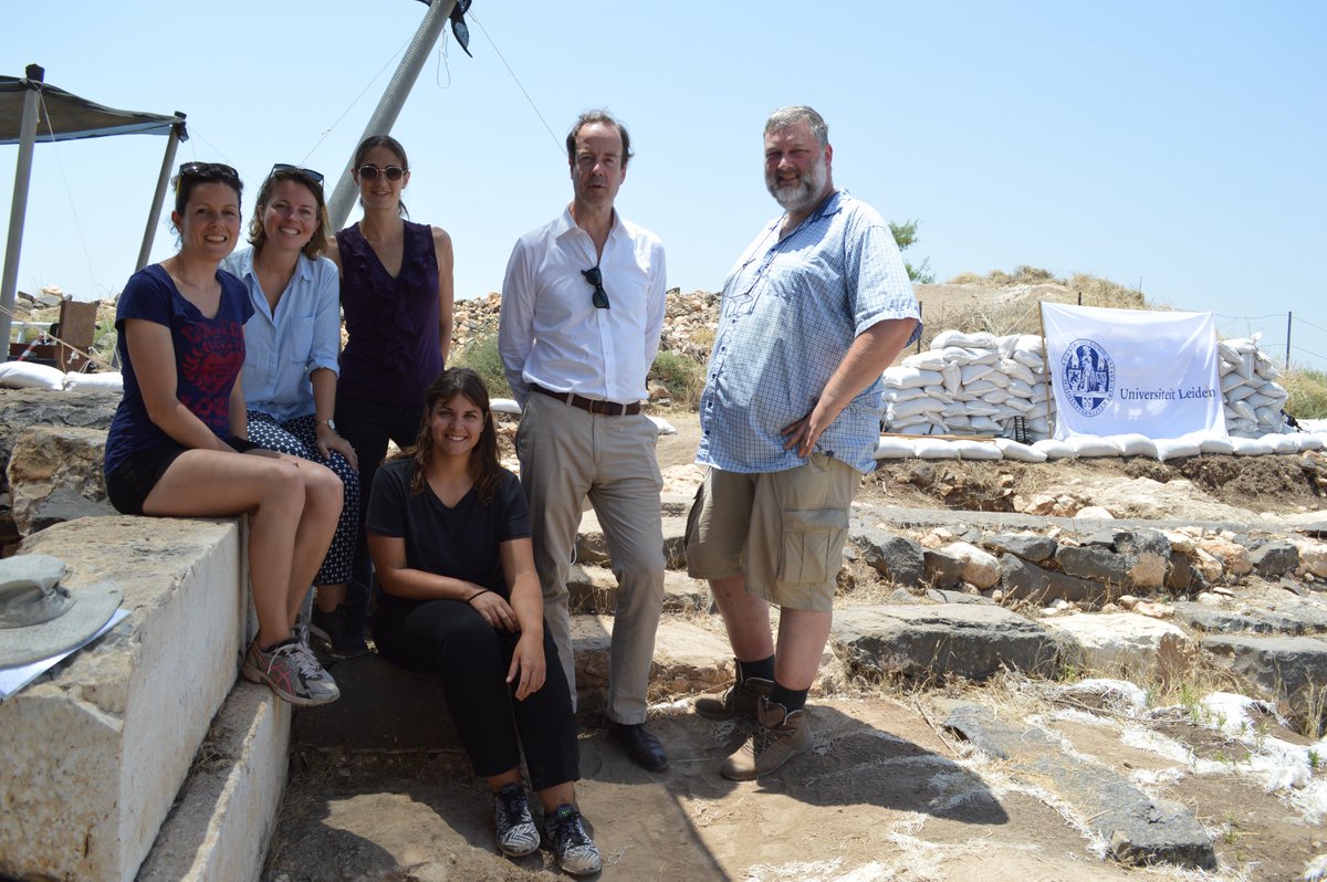 A little piece of #Leiden in #Israel: yesterday our Dutch embassy <a href="/NLinIsrael/">Dutch Embassy Israel</a> visited our excavations, showed around by <a href="/UniLeiden/">Universiteit Leiden</a> professor Zangenberg, campaign manager @JosineHeijnen &amp; our students. This photo with special greetings to <a href="/CarelStolker/">Carel Stolker</a>! #Archaeology #Academia