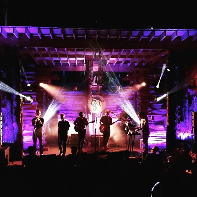 First day back at the <a href="/electric_forest/">Electric Forest ⚡🌲</a> !
@grandartique killing it with the line up!

#lighting #pho #forest #stage #festival #purple #beams #grandartique #concert #siliouette