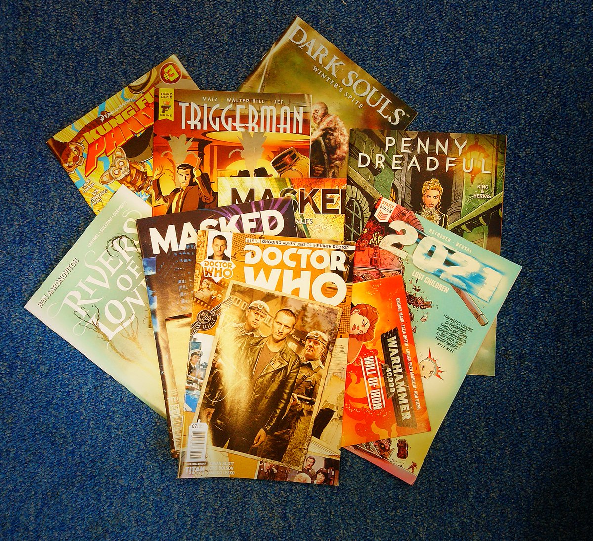 ComicsTitan's tweet photo. RT &amp; Follow for your chance to #win TEN FREE COMICS drawn at random from the Titan Comics stack! All our new releases plus titles stretching back five years...what will it be? UK delivery only, 1 winner picked at random, closes 5pm 29/06
#FreebieFriday #giveaway #graphicnovel https://t.co/ESgjnPsapz