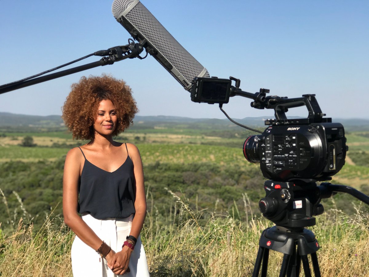 VinsduLanguedoc's tweet image. L'équipe de @StudioKabo était en plein cœur des vignes de @VinsAOPFaugères pour le tournage de #1Minute1Vignoble  sur le thème du #DéveloppementDurable avec @TigaForReveurs #languedoc #faugères #vinsdulanguedoc #WineMorning