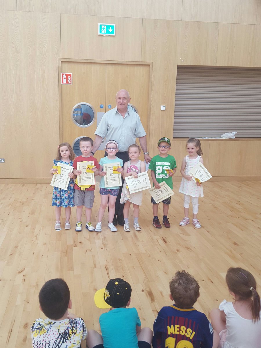 mswhelans6th's tweet photo. All the junior infants who didn't miss a day this year ... congratulations to all. https://t.co/Dlo6qiMjE3