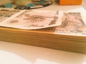 FBdxn's tweet photo. 年収1000万😳💵
こんな額稼ぐなんて無理❗️そう思ってる方🧐

それは効率の良い稼ぎ方を知らないからです。
興味本位で大丈夫です🙆‍♂️
稼ぎたい❗️��だけでも❗️
そう思った方連絡お待ちしてます😁
#お金 #稼ぎたい #高収入 #学生 #副業がてら https://t.co/ad7gUzPW1l