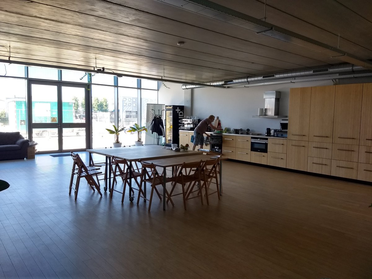 talenmeetstop's tweet photo. Super leuk gesprek gehad bij @greenhost  met @maartendewaart  over programma Studentes Business Experience voor ICT studenten @ROCvA https://t.co/0nOIi0f5UI