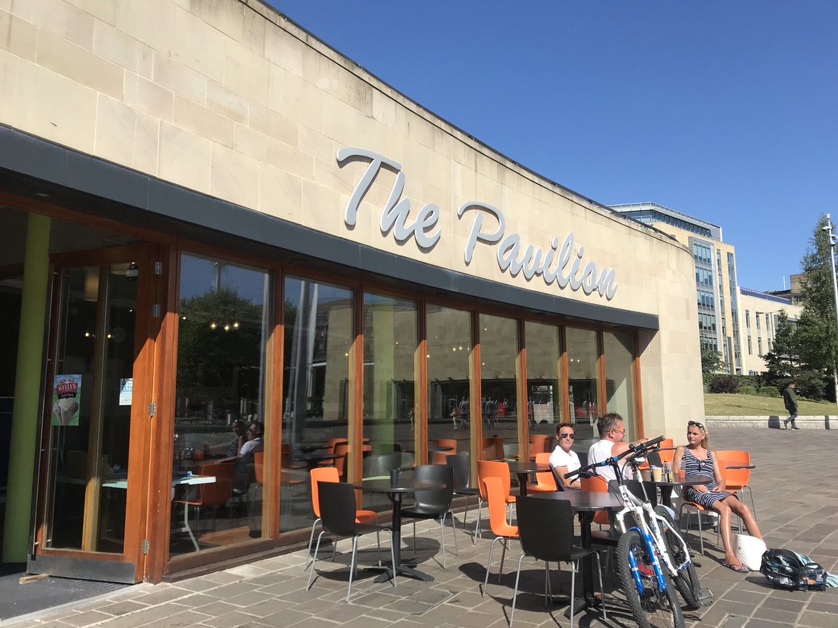 Another lovely sunny day😀grab a drink, ice cream or lunch &amp; enjoy the view#summer#outdoors#fountains
