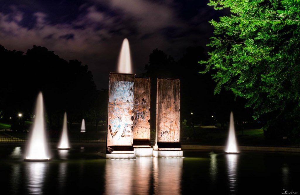 buhophotography's tweet photo. #berlinwall #murodeberlin #parquedeberlin https://t.co/ZKzAw07PhP