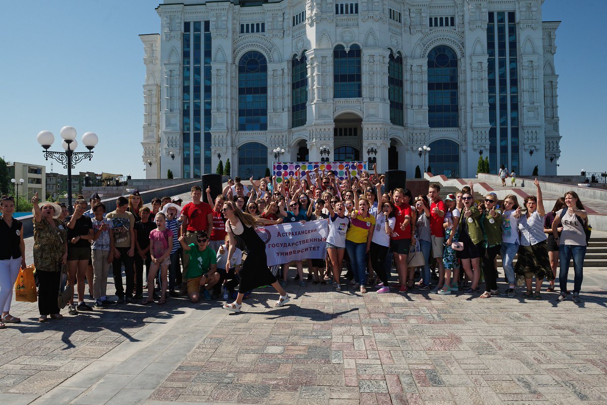 CentrSodeystvie's tweet image. Наши активные, бодрые и позитивные пенсионеры на открытии масштабной волонтёрской акции - челленджа #Молодёжьдобра