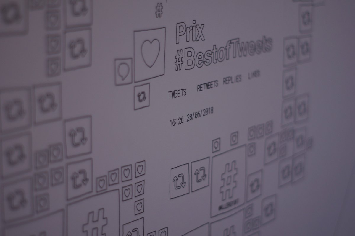 dataveyes's tweet image. 🙌 Bravo à tous les participants de la soirée #Bestoftweets qui ont permis au #Datagraph de créer une visualisation unique à partir de leurs tweets et interactions