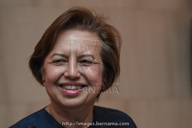 bernamadotcom's tweet photo. Former Governor, Zeti appointed as PNB Chairman, Abdul Wahid Omar retires - Statement https://t.co/gquJtjVMz7