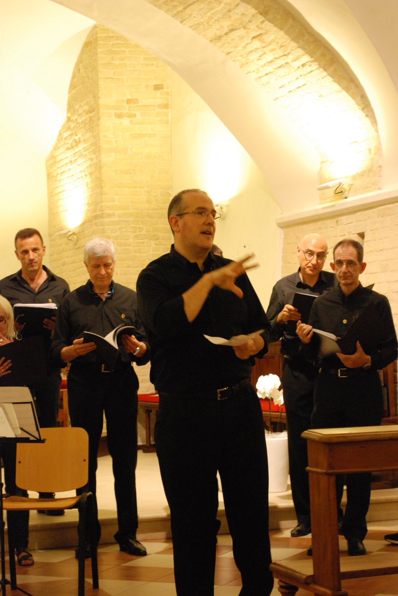 VoxPhoenicis's tweet photo. Fermi immagine del concerto di domenica scorsa, 24 giugno 2018. Viva San Giovanni Battista!
#utqueantlaxis #voxphoenicis https://t.co/LxWc8DuqQG
